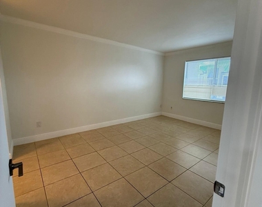 7732 Camino Real - Photo Thumbnail 13