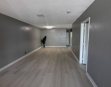 403 Nw 2nd Street - Photo Thumbnail 1