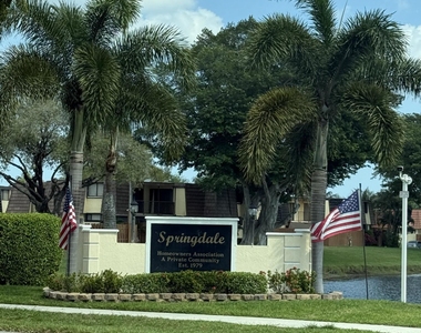 804 Springdale Circle - Photo Thumbnail 1