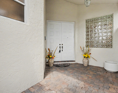 6219 Evian Place - Photo Thumbnail 7