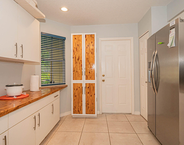 559 6th Street - Photo Thumbnail 16