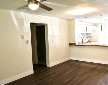8121 Sw 21st Court - Photo Thumbnail 4