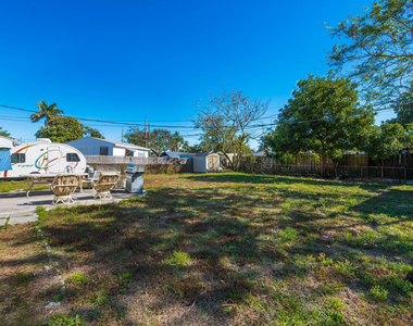 3914 Serubi Avenue - Photo Thumbnail 14