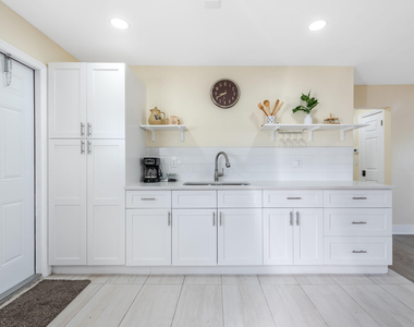3914 Serubi Avenue - Photo Thumbnail 3