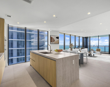 700 Ne 24th Street - Photo Thumbnail 8