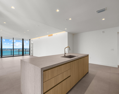 700 Ne 24th Street - Photo Thumbnail 12