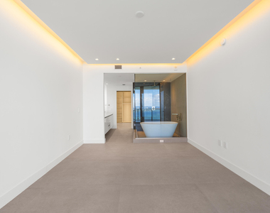 700 Ne 24th Street - Photo Thumbnail 23