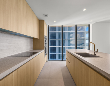 700 Ne 24th Street - Photo Thumbnail 9