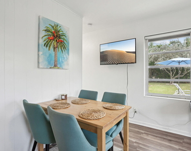 651 Oak Street - Photo Thumbnail 2