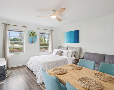 651 Oak Street - Photo Thumbnail 1