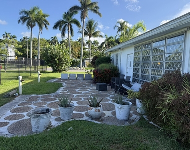 651 Oak Street - Photo Thumbnail 9