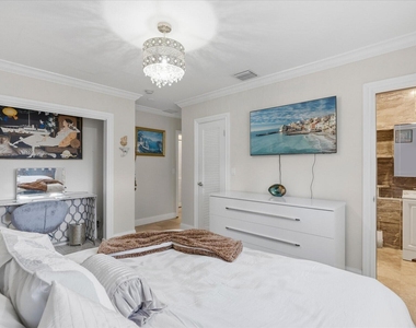 707 Sw 3rd Avenue - Photo Thumbnail 8