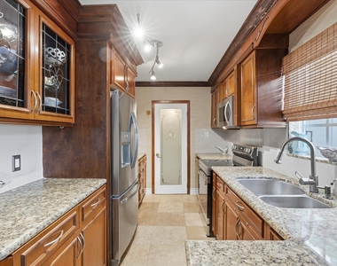 707 Sw 3rd Avenue - Photo Thumbnail 1