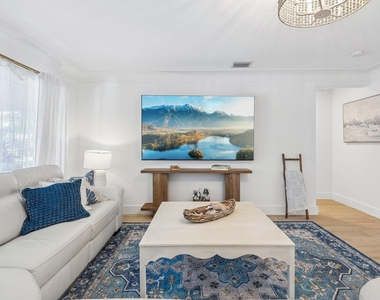 511 Se 9th Avenue - Photo Thumbnail 6