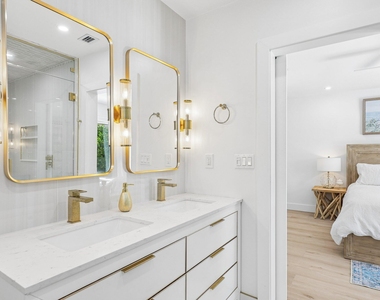 511 Se 9th Avenue - Photo Thumbnail 15