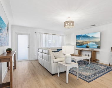 511 Se 9th Avenue - Photo Thumbnail 5