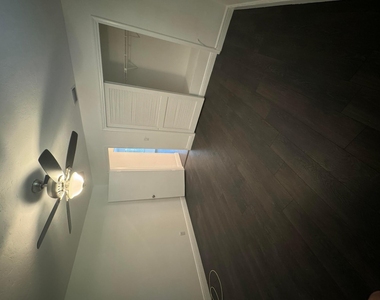 1921 Ne 29th Street - Photo Thumbnail 11