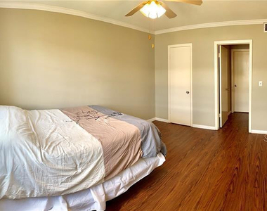 1851 Ne 62nd Street - Photo Thumbnail 3