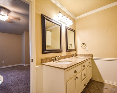 87 Winchester Drive - Photo Thumbnail 14