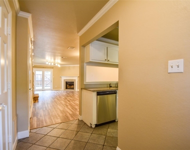 87 Winchester Drive - Photo Thumbnail 2