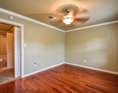 87 Winchester Drive - Photo Thumbnail 18
