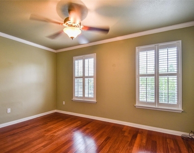 87 Winchester Drive - Photo Thumbnail 15