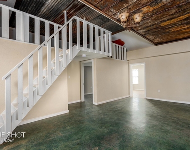 542 Mccartney Lane - Photo Thumbnail 4