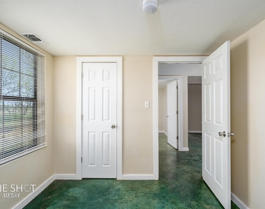 542 Mccartney Lane - Photo Thumbnail 24