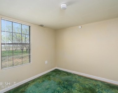 542 Mccartney Lane - Photo Thumbnail 19