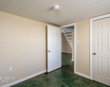 542 Mccartney Lane - Photo Thumbnail 21