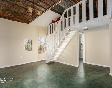 542 Mccartney Lane - Photo Thumbnail 7