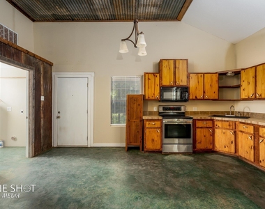 542 Mccartney Lane - Photo Thumbnail 3