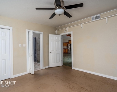 542 Mccartney Lane - Photo Thumbnail 15