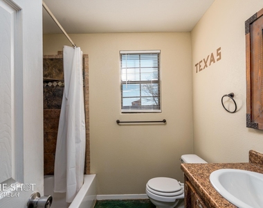 542 Mccartney Lane - Photo Thumbnail 11