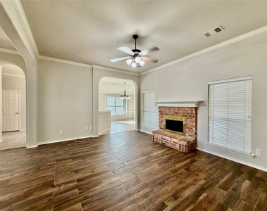 4611 Harvest Lane - Photo Thumbnail 7
