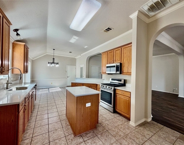 4611 Harvest Lane - Photo Thumbnail 12
