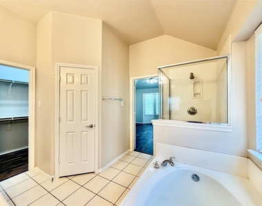 4611 Harvest Lane - Photo Thumbnail 23