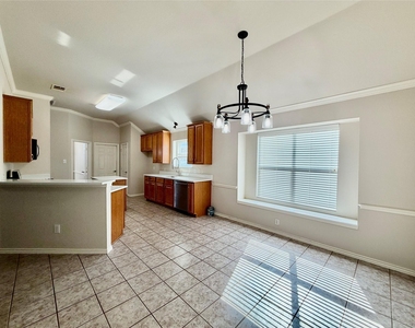 4611 Harvest Lane - Photo Thumbnail 8