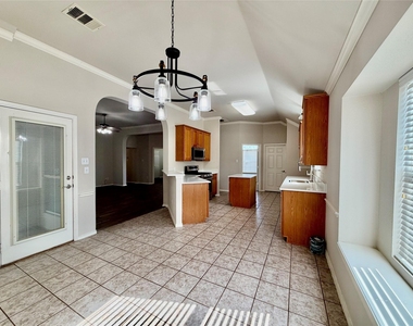 4611 Harvest Lane - Photo Thumbnail 9