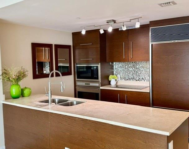 465 Brickell Avenue - Photo Thumbnail 9