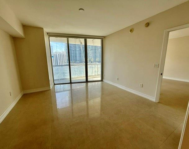 465 Brickell Avenue - Photo Thumbnail 33