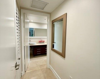 465 Brickell Avenue - Photo Thumbnail 27
