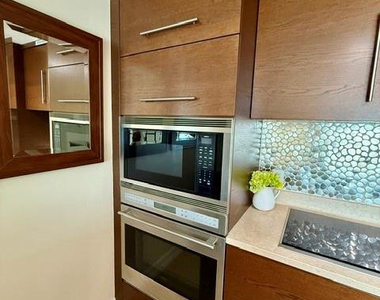 465 Brickell Avenue - Photo Thumbnail 18