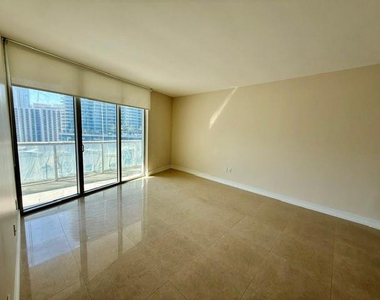 465 Brickell Avenue - Photo Thumbnail 38