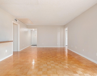 12806 Midway Road - Photo Thumbnail 8