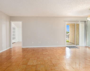 12806 Midway Road - Photo Thumbnail 7