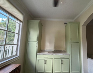 6301 Myrtlewood Circle W - Photo Thumbnail 12