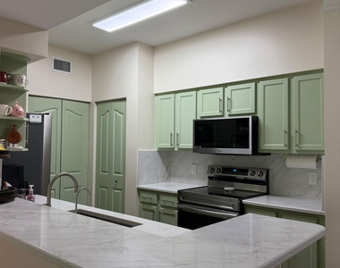 6301 Myrtlewood Circle W - Photo Thumbnail 26