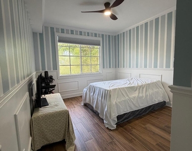 6301 Myrtlewood Circle W - Photo Thumbnail 8