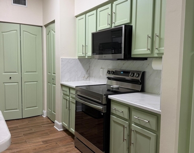 6301 Myrtlewood Circle W - Photo Thumbnail 20
